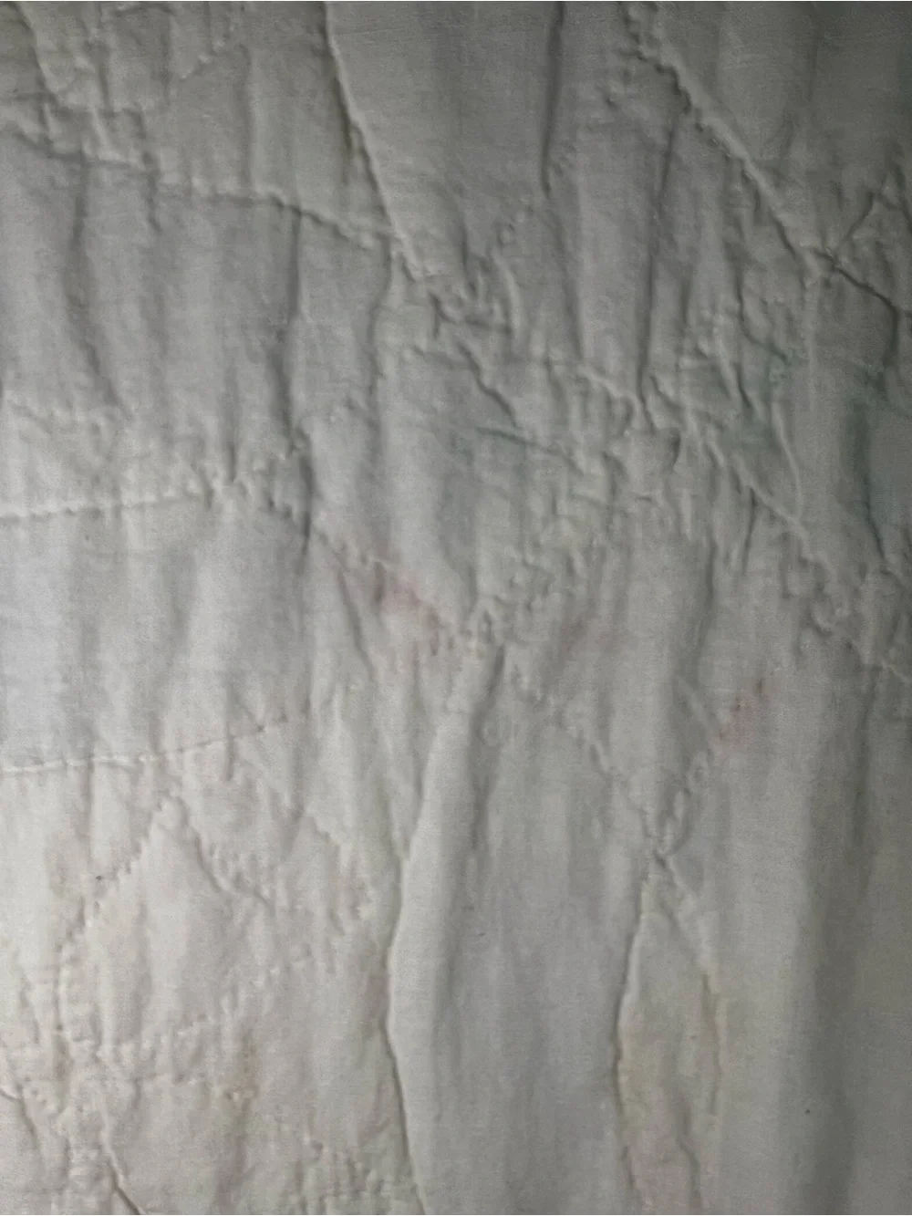 Vintage-Style Cream, Red and Green Double Wedding Ring Quilt